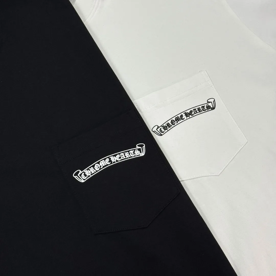 P180 Chrome Hearts 25 high-end versions. The fabric is made of 300 grams of high-density cotton. It does not deform or shrink. It has three labels. It is the same style for men and women. Technology: suede foaming + digital silver printing. Color: white, black. SIZE: S-XL.